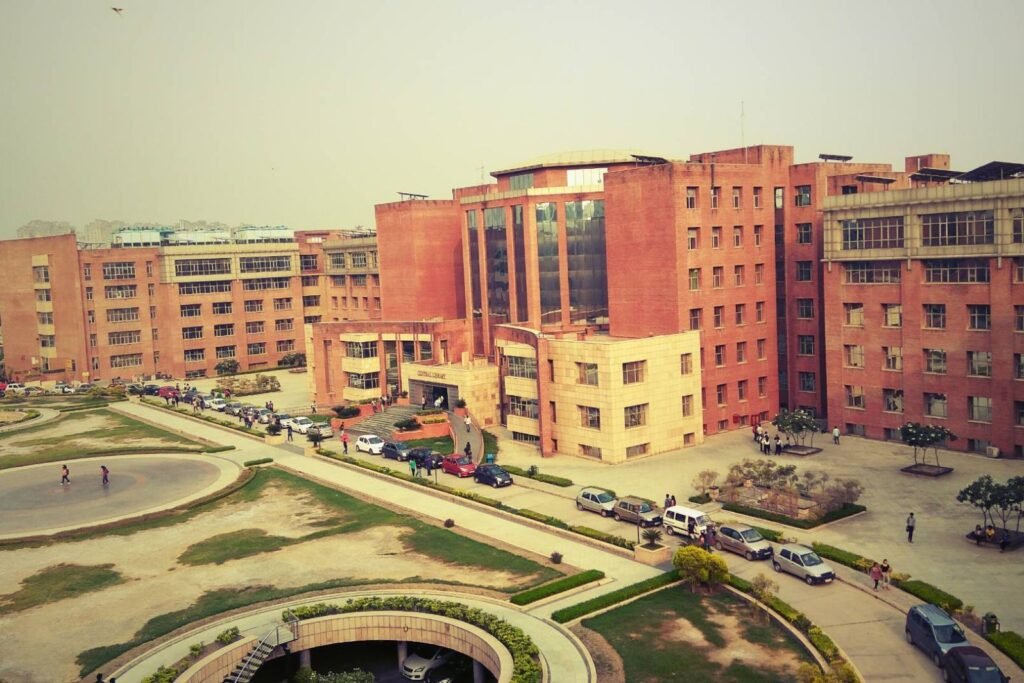 Nearest Metro Station to Amity University Noida