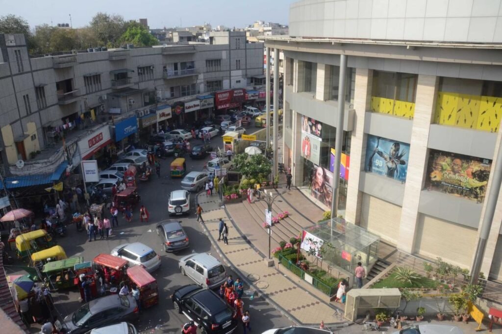 Nearest Metro Station to Kamla Nagar