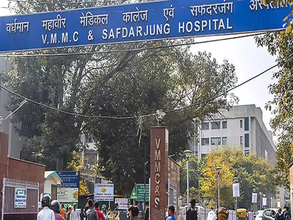 Nearest Metro Station to Safdarjung Hospital