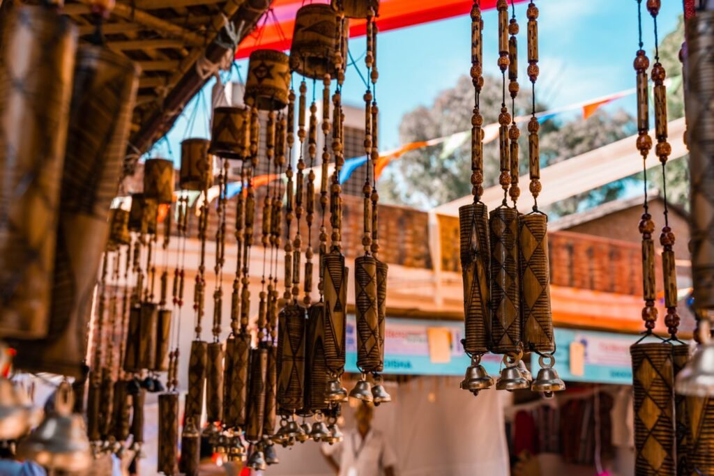 nearest metro station to dilli haat